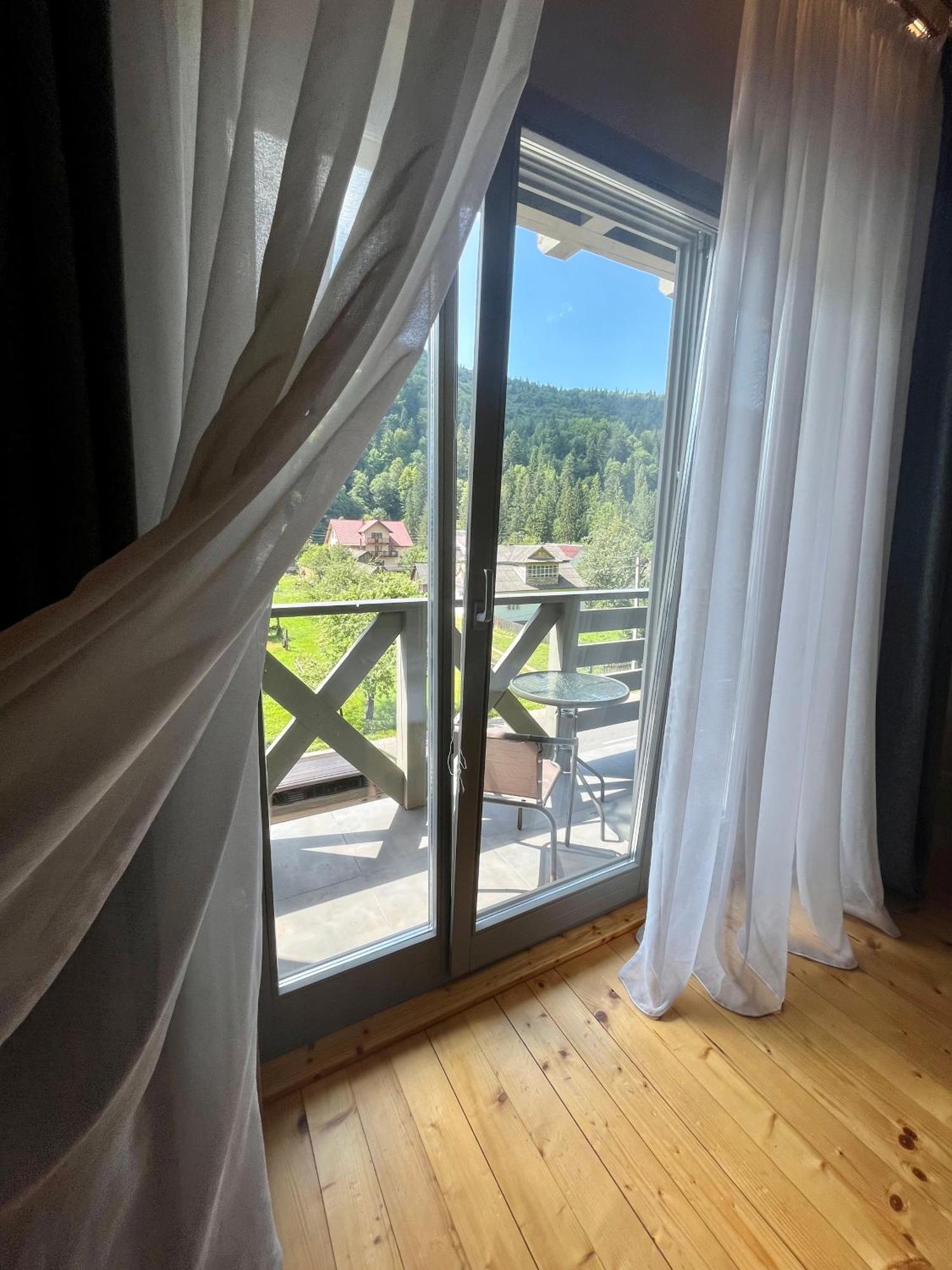 Hygge Hotel Tatariv Eksteriør billede