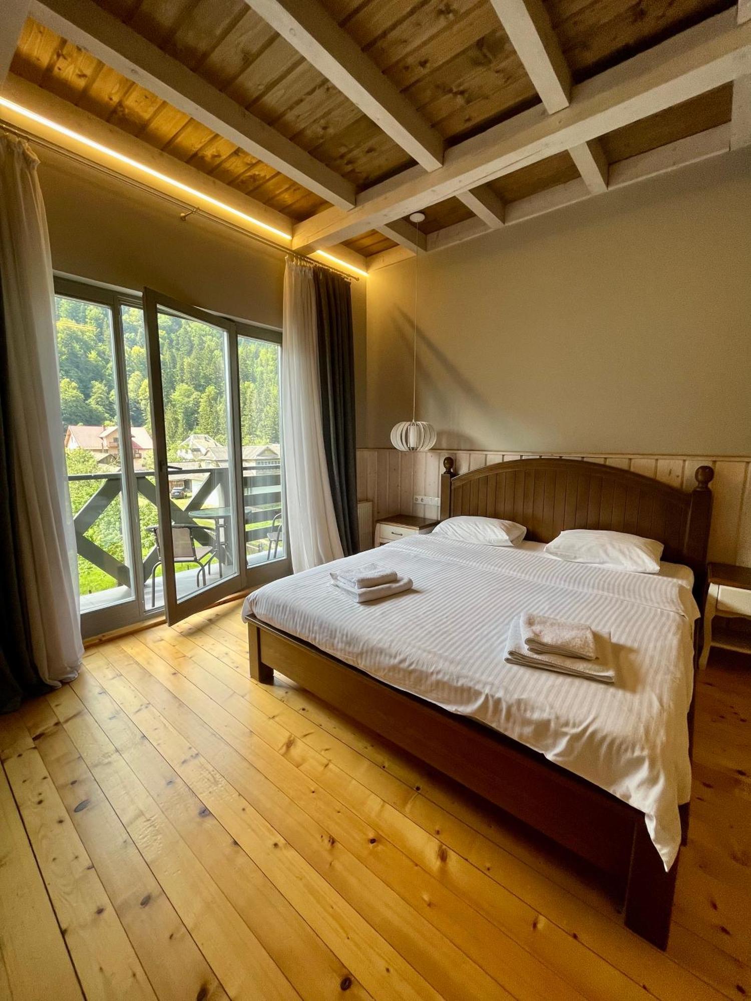 Hygge Hotel Tatariv Eksteriør billede