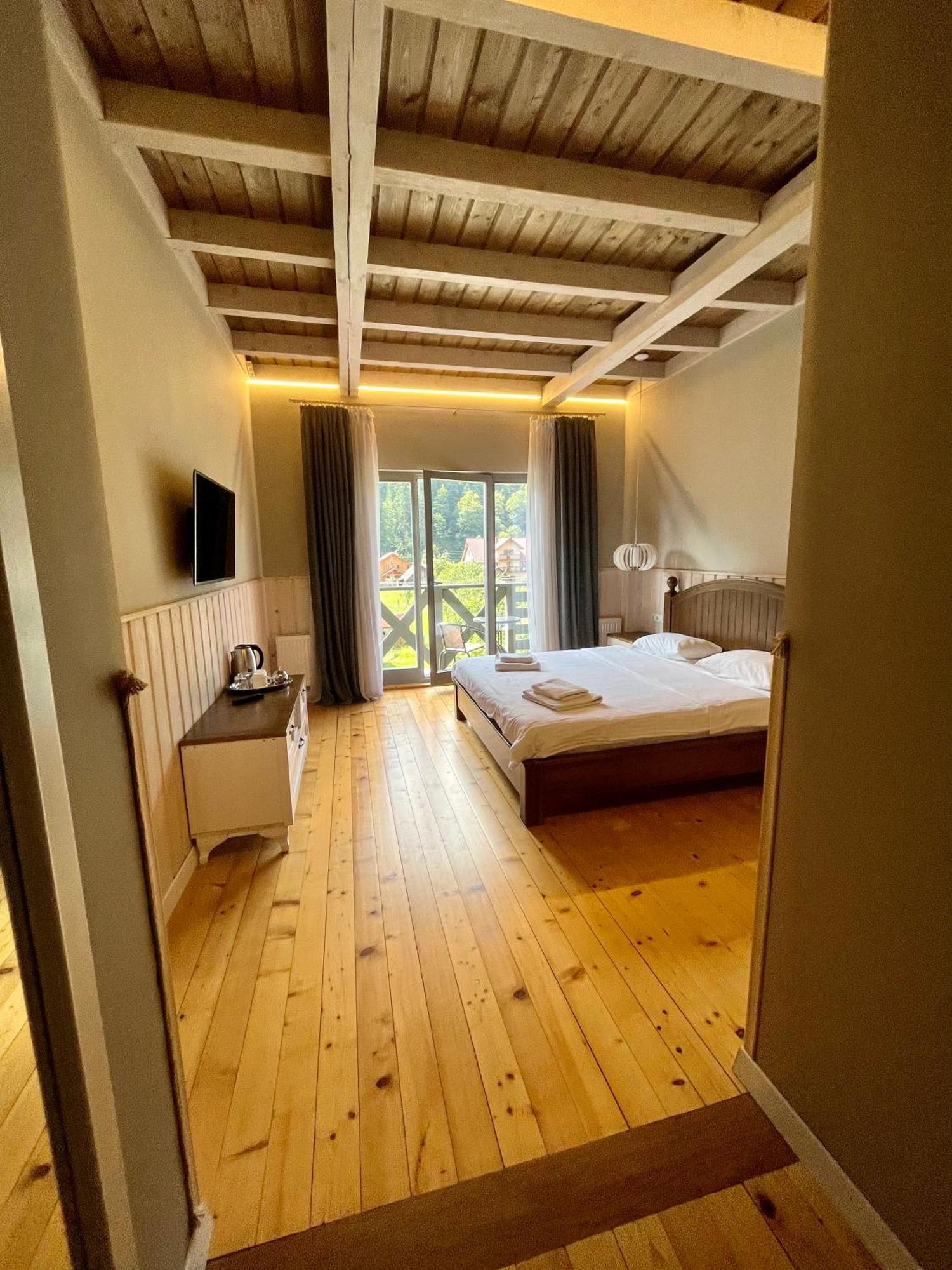 Hygge Hotel Tatariv Eksteriør billede