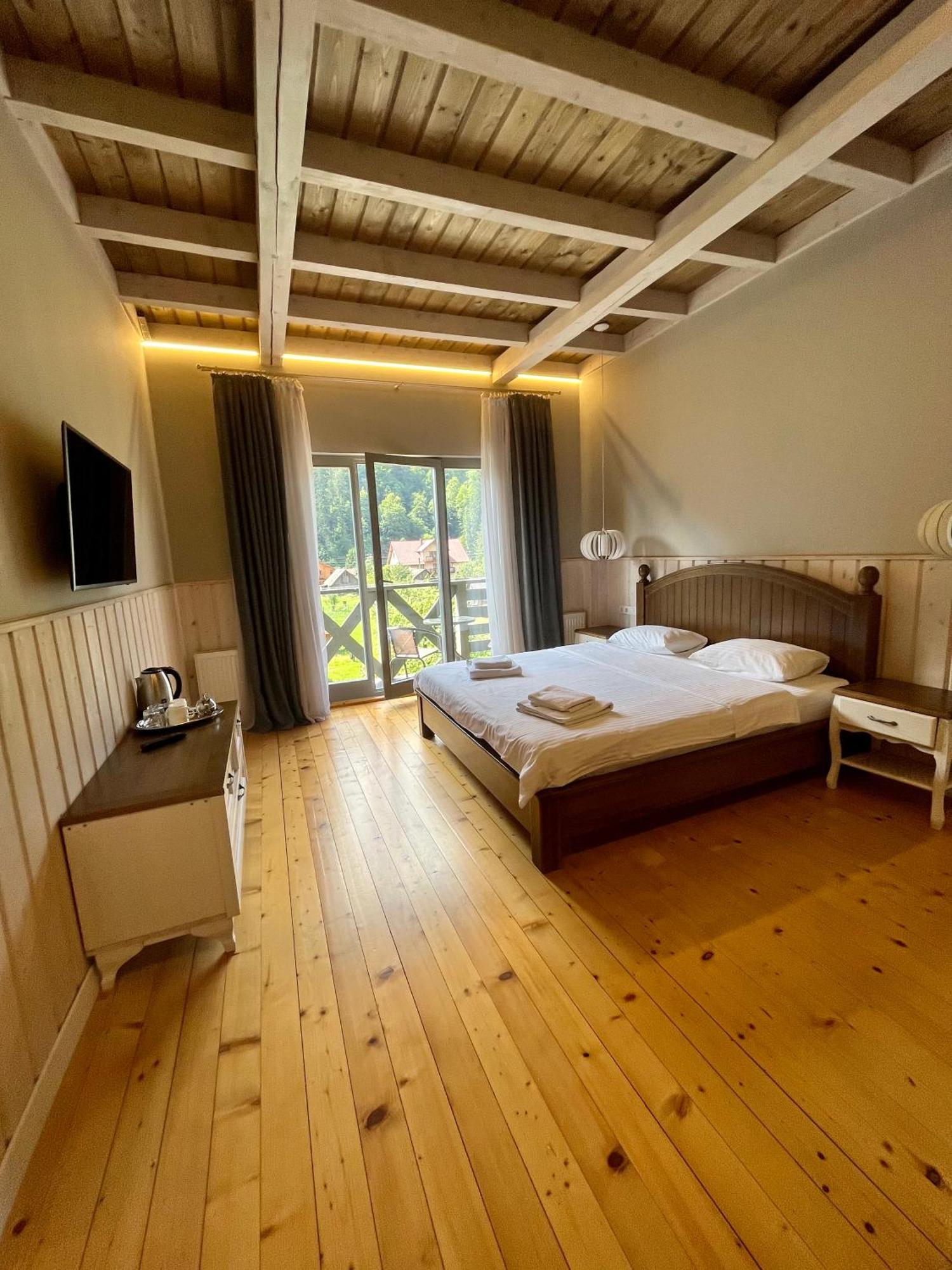 Hygge Hotel Tatariv Eksteriør billede